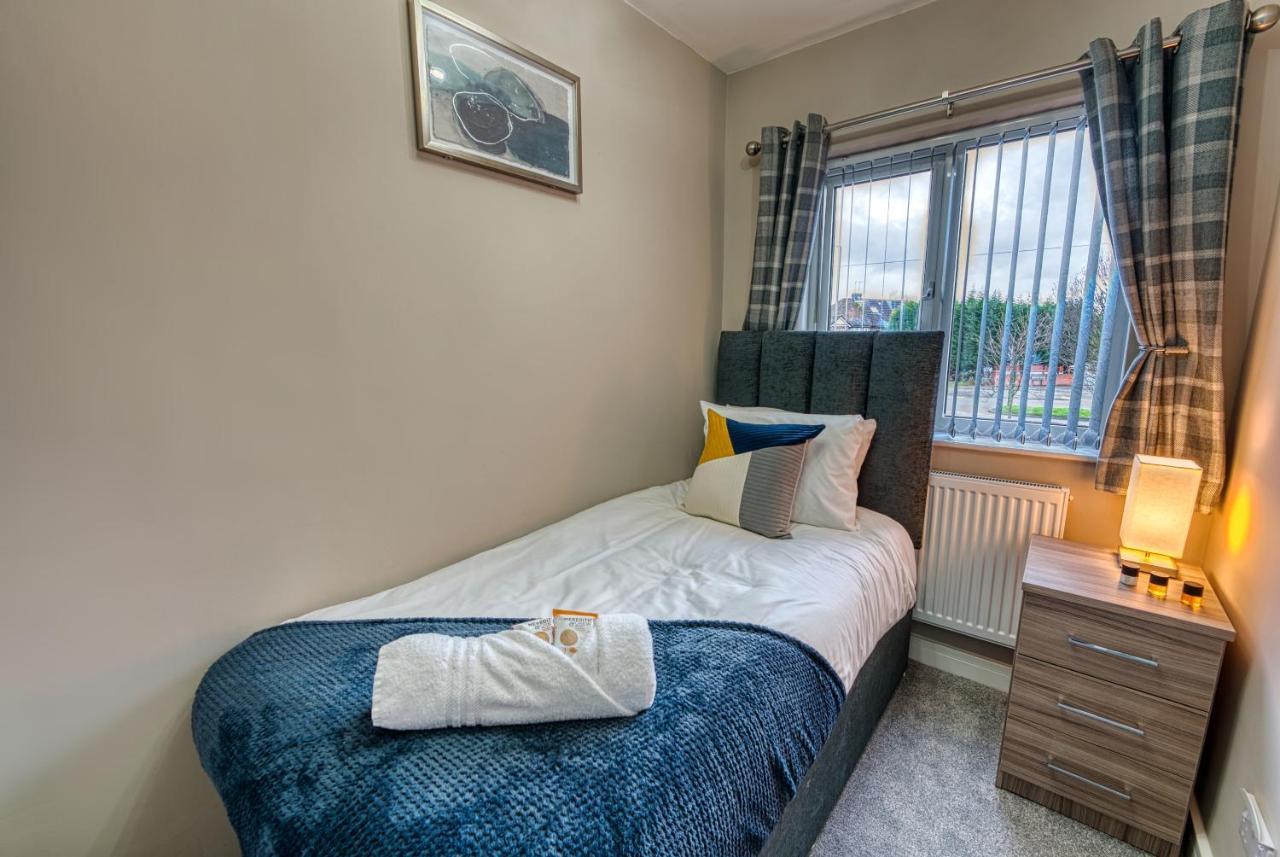 Stylish House - B'Ham Airport And Nec, Jlr Solihull, Business & Leisure Stays - Aspen House Номер фото
